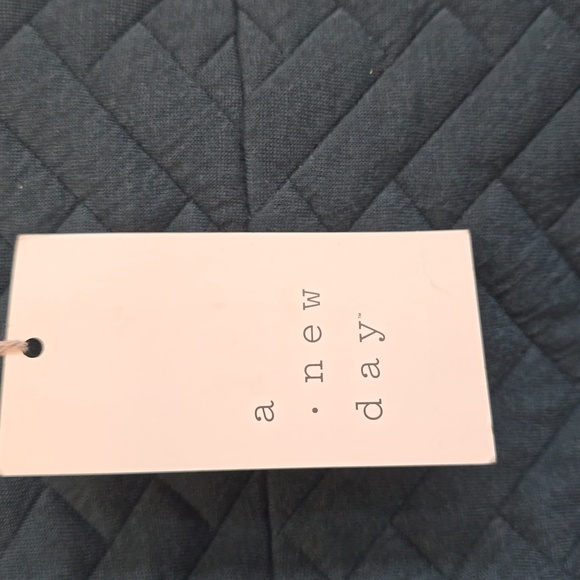 NWT a new day quilted sweatshirt - Picture 6 of 9